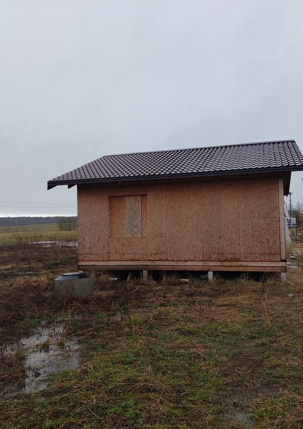 Дом, площадью: 60 кв.м., с кадастровым номером: 35:25:0706071:3608, расположенный на земельном участке, площадью: 1 008 +/- 11 кв.м., с кадастровым номером: 35:25:0706071:1637. Адрес: Российская Федерация, Вологодская область, муниципальный округ Вологодский, деревня Жилино, улица Солнечная.