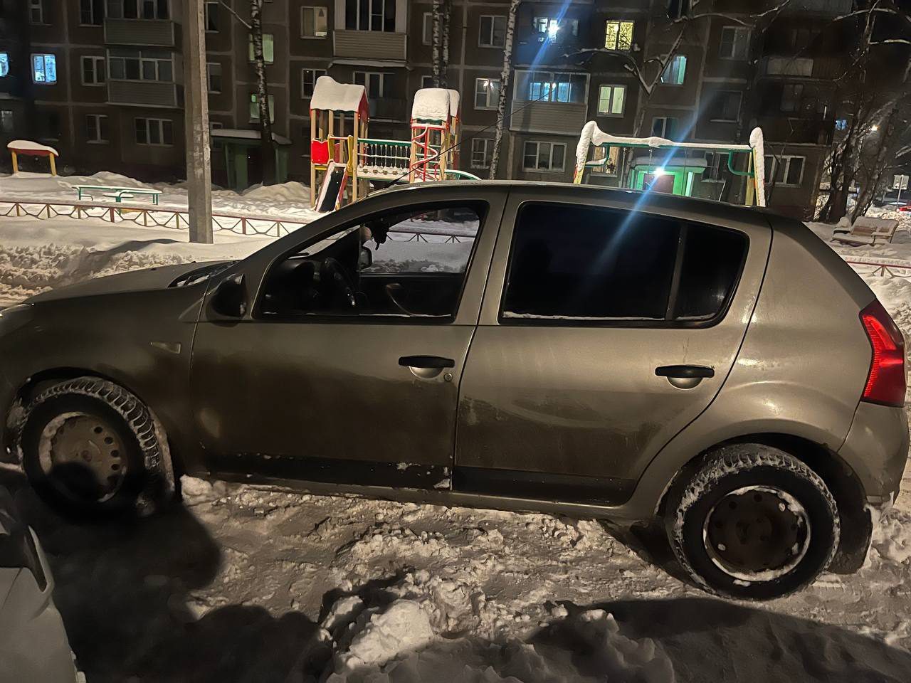 Автомобиль легковой, марка: RENAULT, модель: SR, VIN: X7LBSRB2HAH274896, гос. рег. номер: А586РС190, год изготовления: 2010 ТС находится в залоге у АКЦИОНЕРНОЕ ОБЩЕСТВО "ТБАНК". ТС не заводится, в не рабочем состоянии