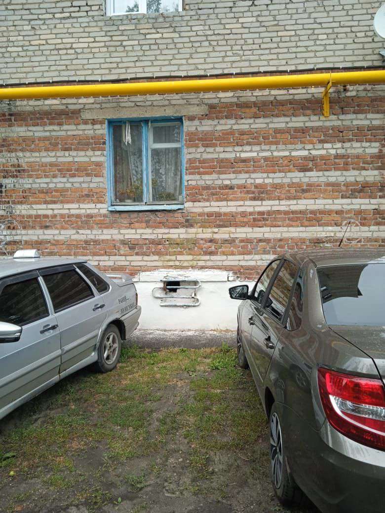 1/2 доля в праве на жилое помещение, площадь: 30,3 кв.м., адрес (местонахождение): Тамбовская область, городской округ город Уварово, город Уварово, микрорайон 1, дом 14, квартира 1, кадастровый номер: 68:30:0004007:1152