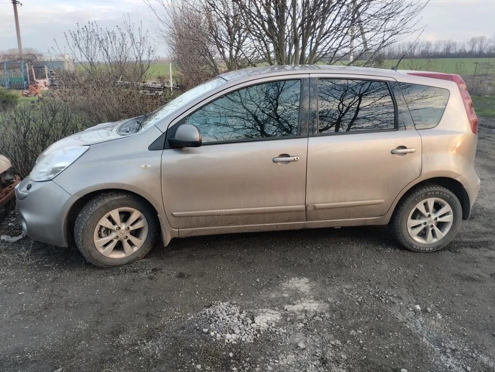 Автомобиль легковой, марка: NISSAN, модель: NOTE, VIN: SJNFCAE11U2132355, гос. рег. номер: Т421УК31, год изготовления: 2011