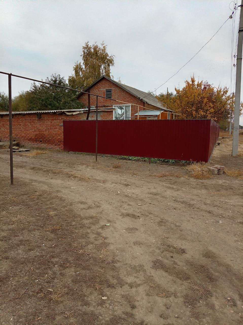 1/4 доля в праве на жилое здание, площадь: 73,4 кв.м., кадастровый номер: 64:18:000000:2154 и 1/4 доля в праве на земельный участок, площадь: 1 600 кв.м., категория земель: Земли населенных пунктов, разрешенное использование: Для ведения личного подсобного хозяйства, кадастровый номер: 64:18:010401:822, Адрес (местоположение): Саратовская область, р-н Краснопартизанский, с Сулак, ул Максима Горького, д 5