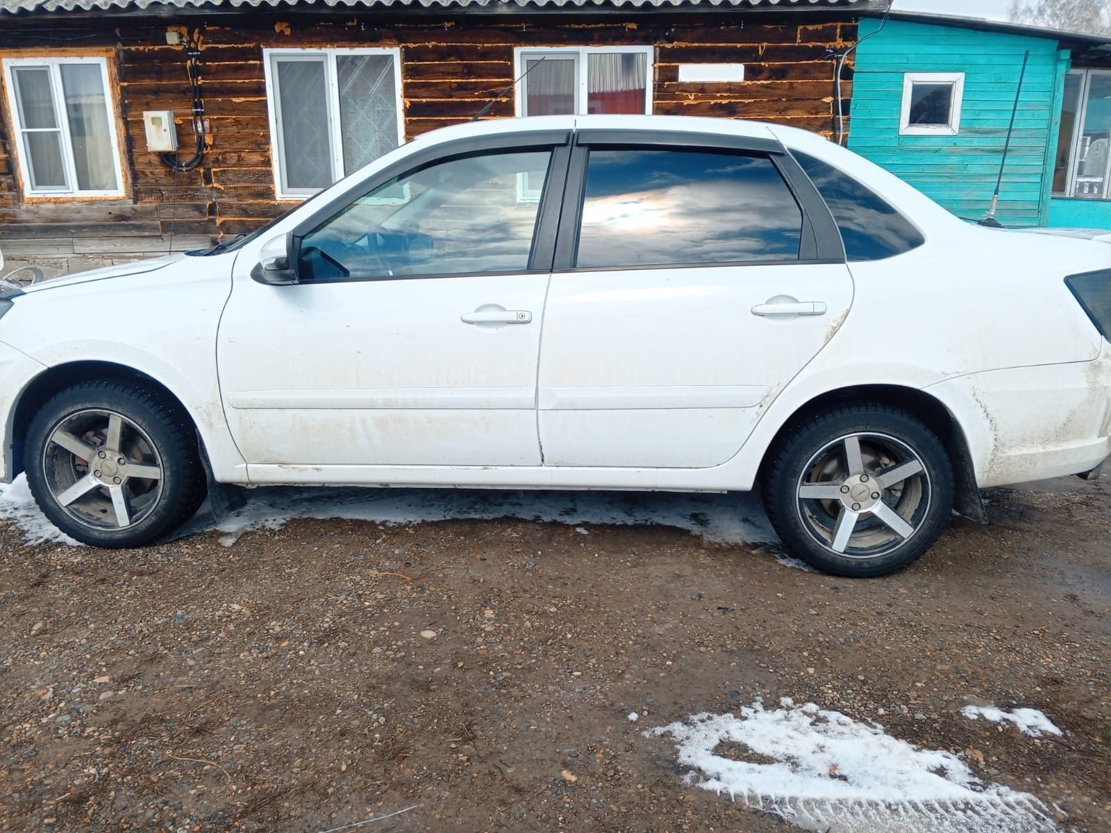 Автомобиль марки LADA Granta, VIN: XTA219070K0562122, год изготовления: 2018.