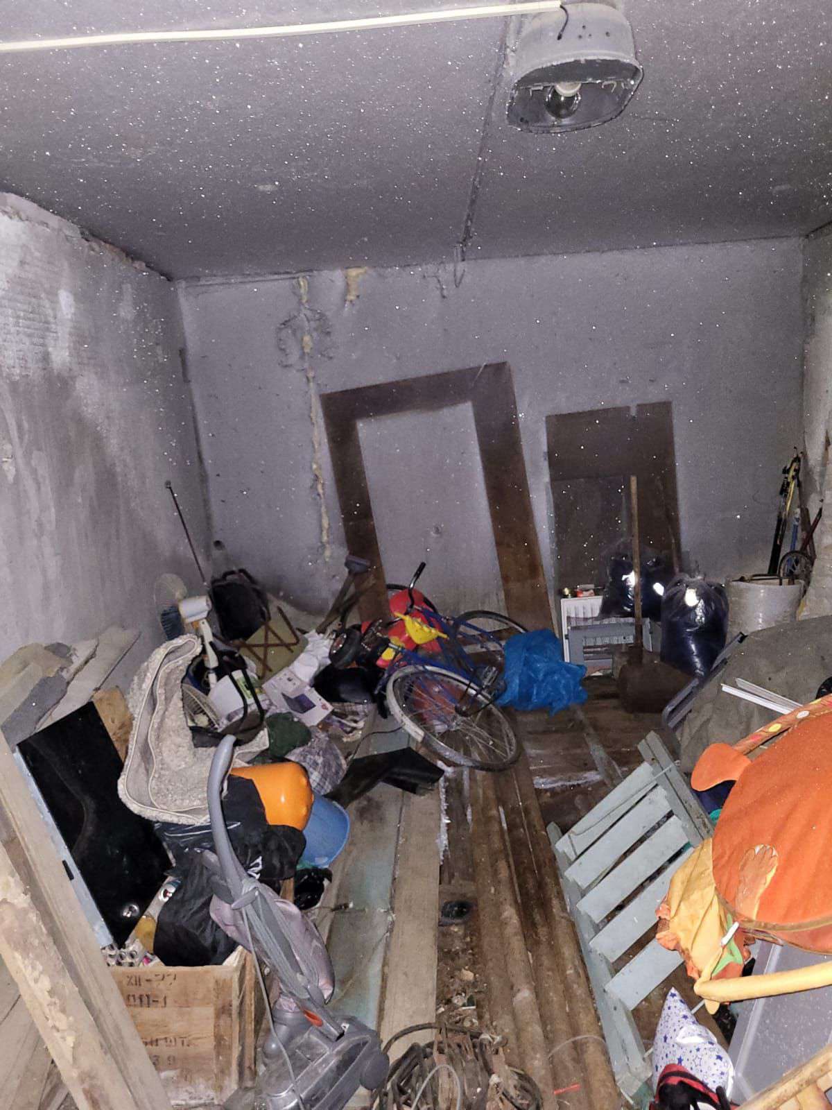 1/2 доля в праве на нежилое здание, площадь: 22кв.м., кадастровый номер: 70:20:0000003:25252 и 1/2 доля в праве на земельный участок , площадь: 31кв.м., категория земель: Земли населенных пунктов, разрешенное использование: Под эксплуатацию и обслуживание индивидуального гаража, кадастровый номер: 70:20:0000003:25199, Адрес (местоположение): Томская область, г. Стрежевой, ул. Гаражная, блок 6, гараж 15