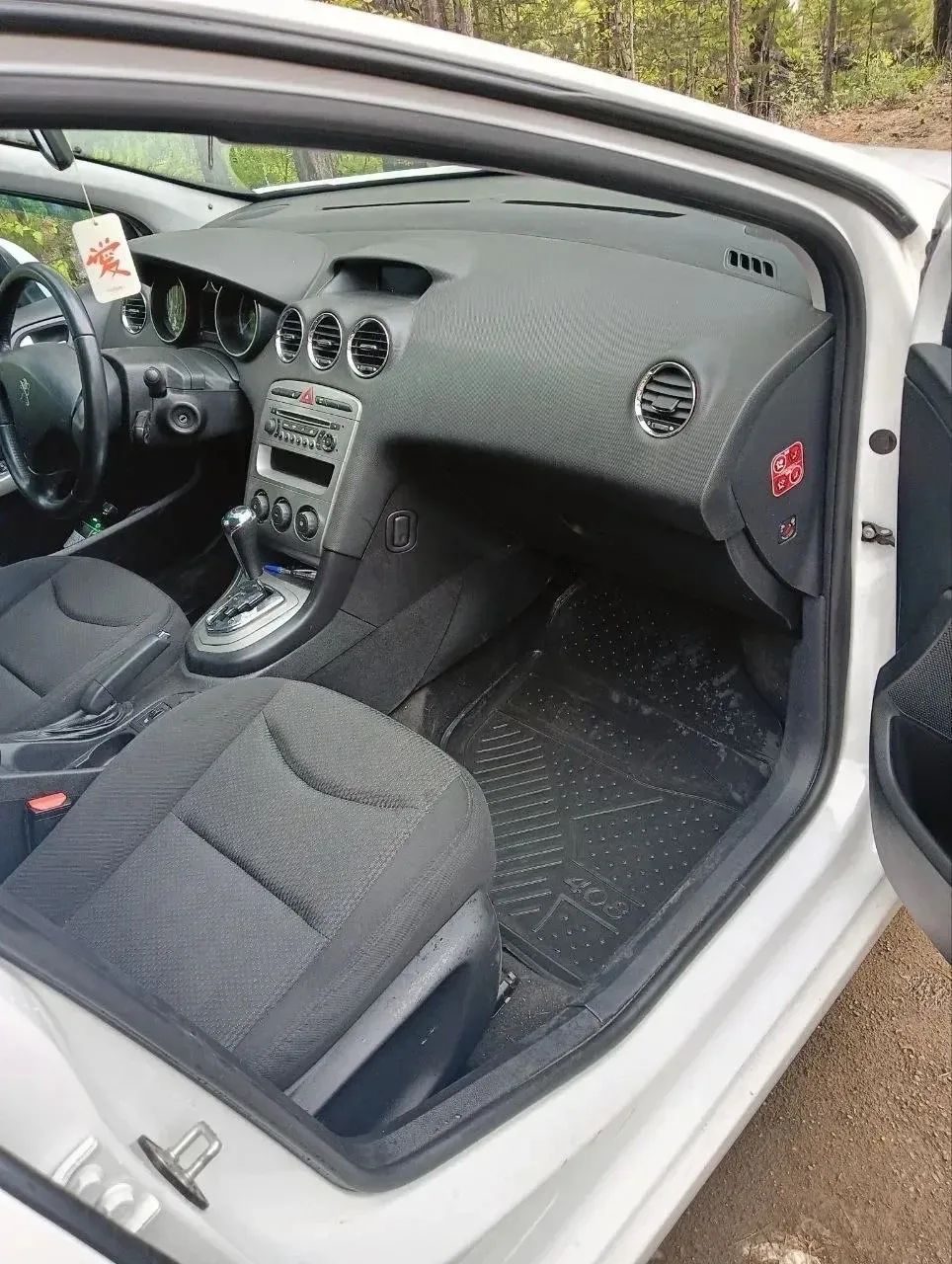 Легковой автомобиль PEUGEOT 408, 2014 г.в, белый VIN Z8T4D5FS9EM009703