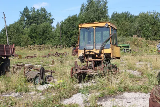 Лот №18, Бульдозер ДЗ-42Г (заводской № машины (рама) 755768, год выпуска 1989, двигатель №118, цвет желтый)