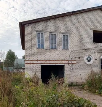 Лот №1, Жилой дом с подвалом площадью 297 кв. и земельным участком площадью 1 243 кв. м в р.п. им. В.И. Ленина Ульяновской области