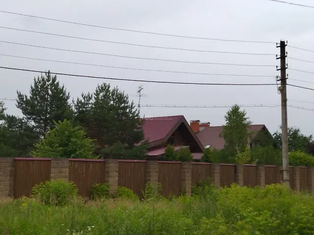 Жилой дом - 219,1 кв. м, земельный участок - 1 000 кв. м, адрес: Нижегородская обл., Кстовский р-н, д. Новая деревня, Радужная ул., д. 14