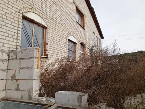 Лот №1, Жилой дом с подвалом площадью 297 кв. и земельным участком площадью 1 243 кв. м в р.п. им. В.И. Ленина Ульяновской области
