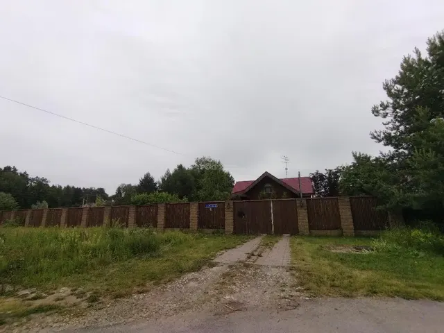 Жилой дом - 219,1 кв. м, земельный участок - 1 000 кв. м, адрес: Нижегородская обл., Кстовский р-н, д. Новая деревня, Радужная ул., д. 14