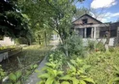 Нежилое здание (после пожара) общей площадью 32 кв.м. с кадастровым номером 61:49:0010302:779 на земельном участке общей площадью 658 +/- 9 кв.м., виды разрешенного использования объекта недвижимости: садоводство, с кадастровым номером 61:49:0010302:464, расположенные по адресу: Ростовская область, г.Гуково, с/т «Восход», ул.Вторая, участок 20