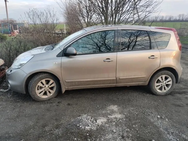 Автомобиль легковой, марка: NISSAN, модель: NOTE, VIN: SJNFCAE11U2132355, гос. рег. номер: Т421УК31, год изготовления: 2011