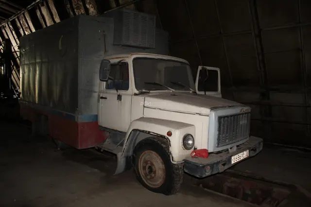 Лот №11, Автомобиль ГАЗ3307 М371601(идентификационный номер (VIN) XTH330700W0793335, год выпуска 1998, кузов № ОТСУТСТВУЕТ, цвет САФАРИ)