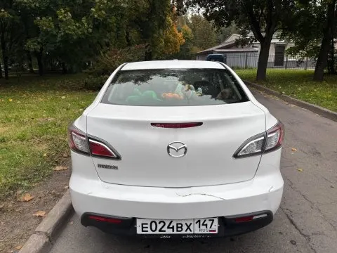 - ТС: MAZDA 3, 2011 года выпуска, номер кузова (кабины, прицепа): JMZBL12Z501281802, цвет кузова: белый. Ограничения/обременения: залог в пользу ПАО СКБ Приморья «ПРИМСОЦБАНК»