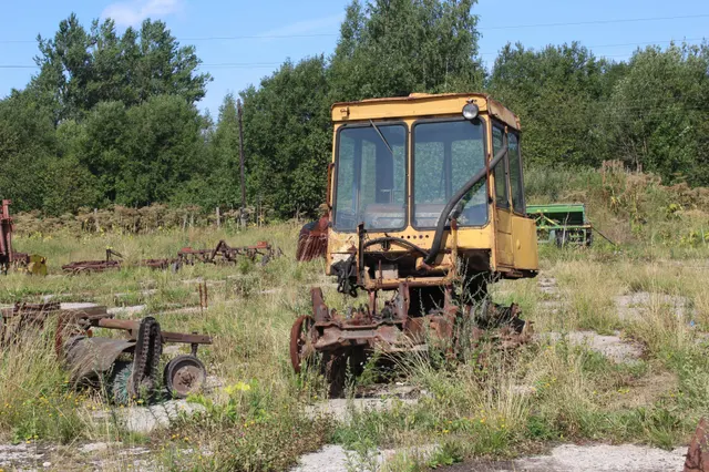 Лот №18, Бульдозер ДЗ-42Г (заводской № машины (рама) 755768, год выпуска 1989, двигатель №118, цвет желтый)