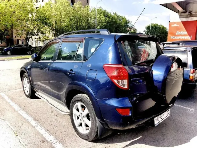 Тойота Рав 4 (Toyota Rav 4)