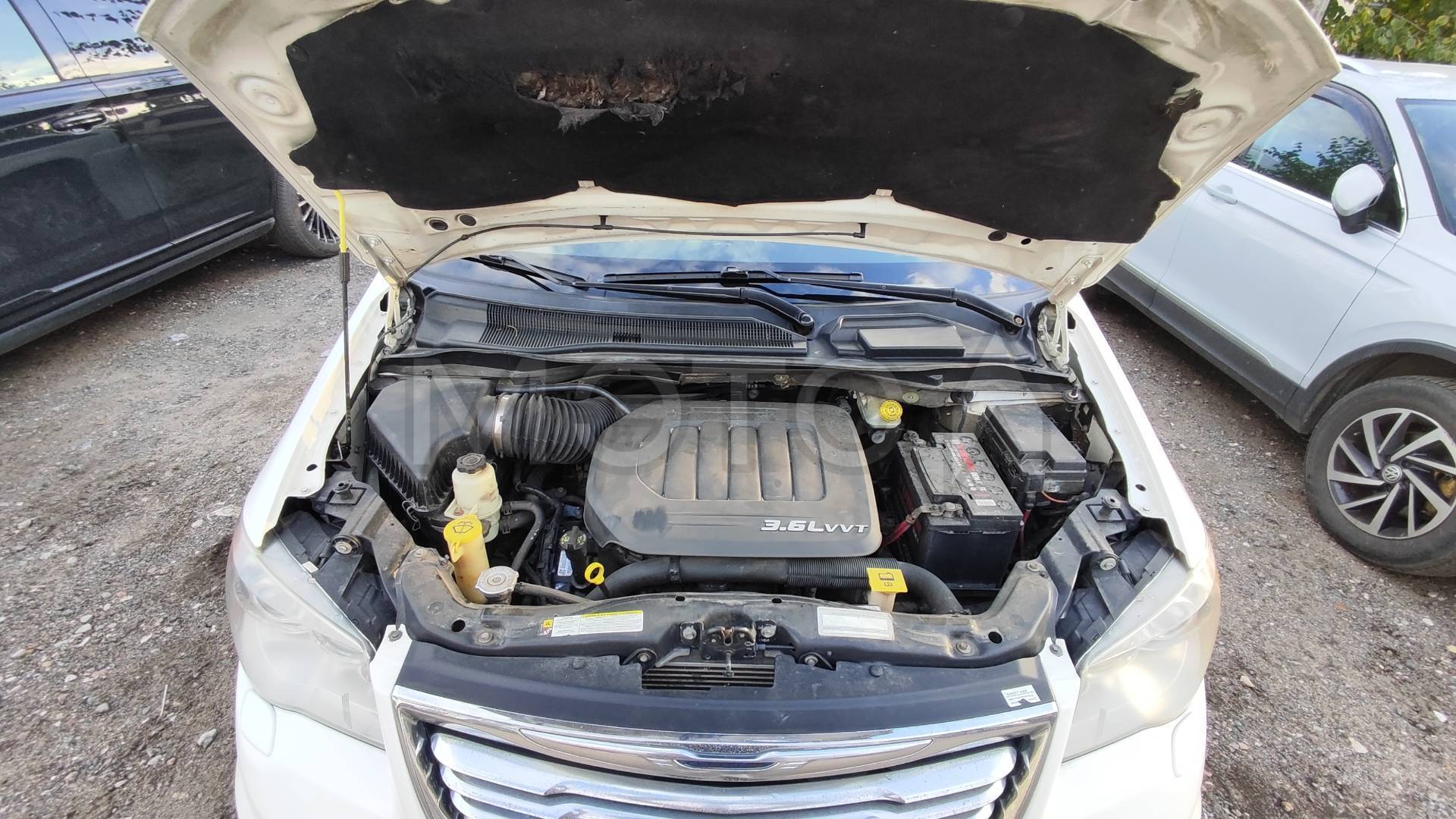 Chrysler Voyager, 2011 года, 283 лс, 246070 км