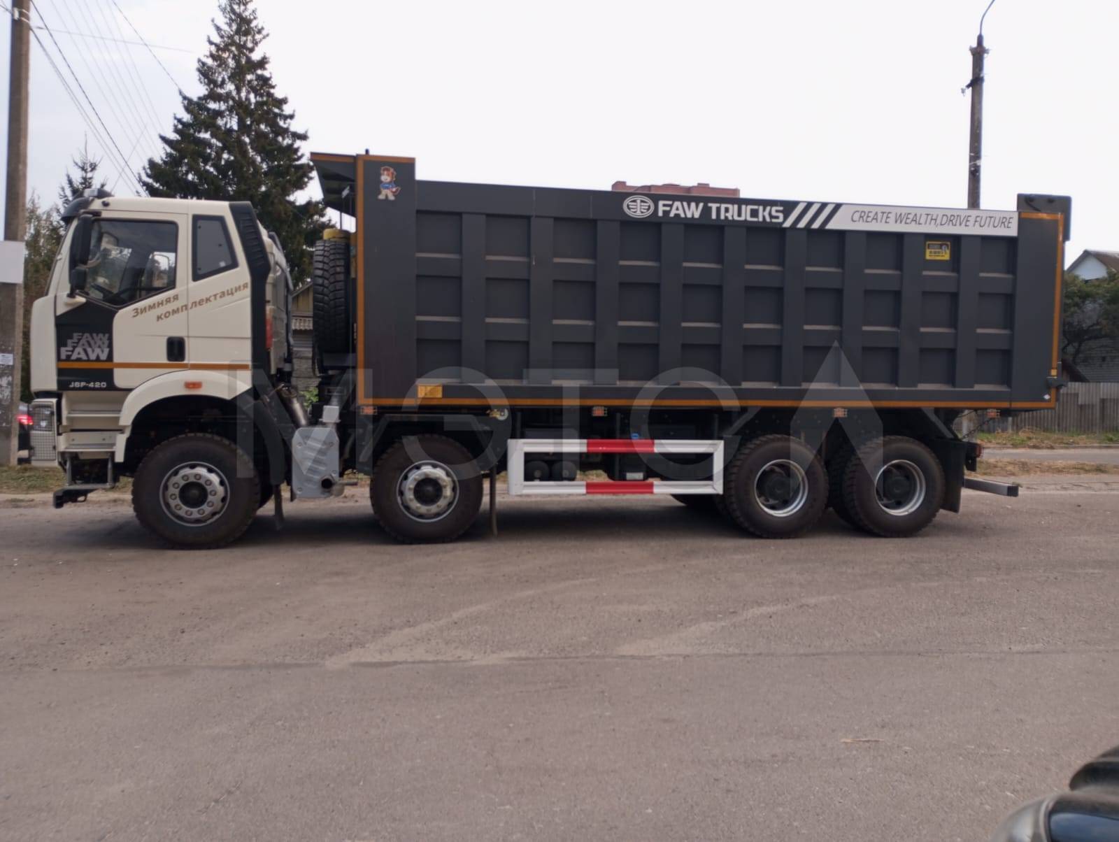 Специализированный самосвал FAW J6, 2024 года