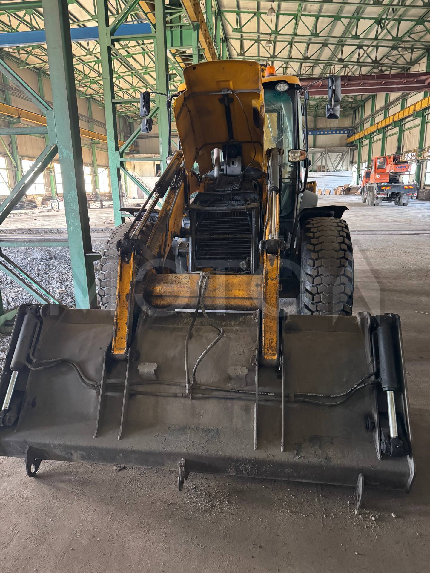 Экскаватор-погрузчик JCB 4CX14H2WM, 2013 года