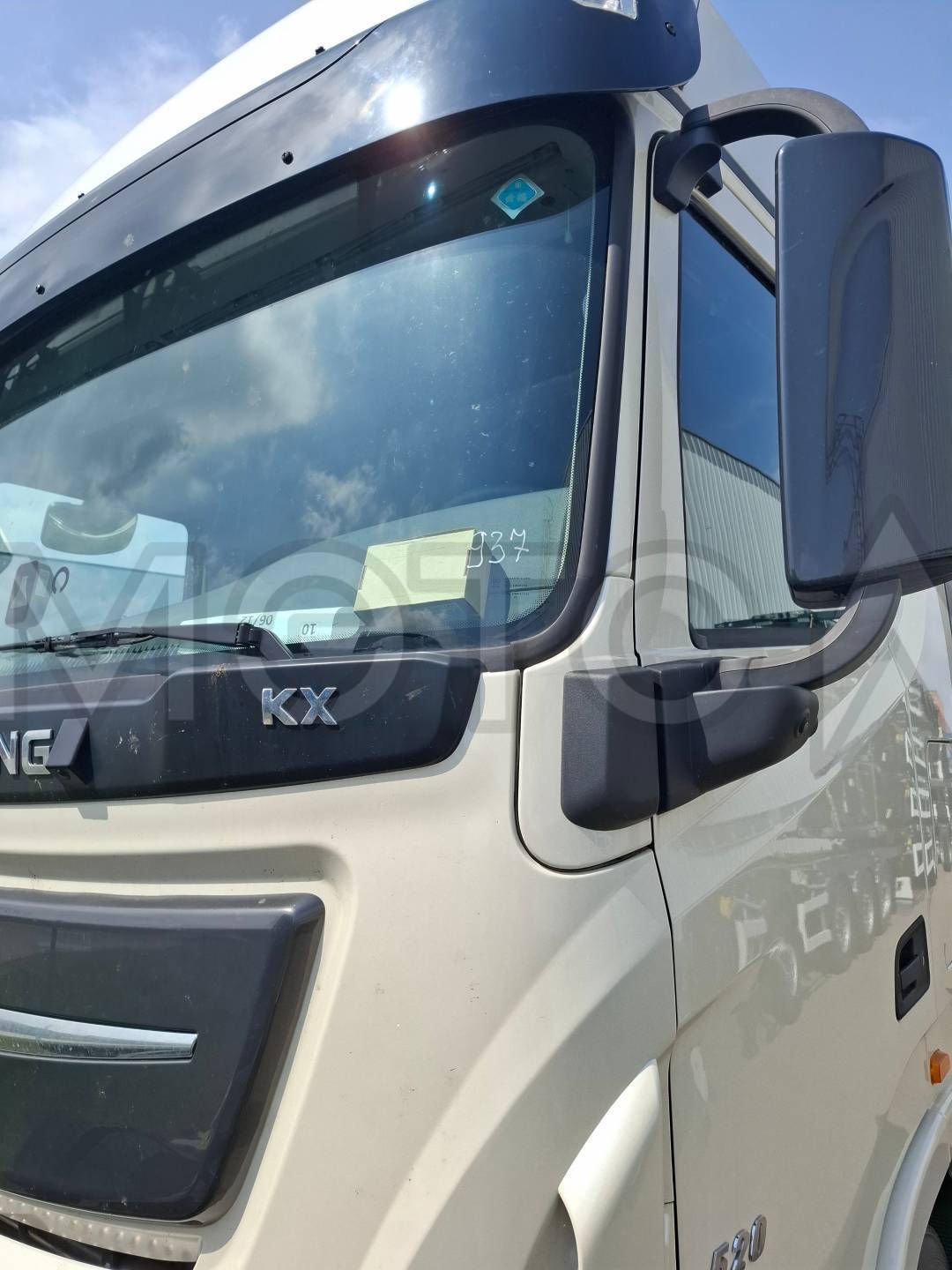 Седельный тягач Dongfeng KX 4x2, 2023 года