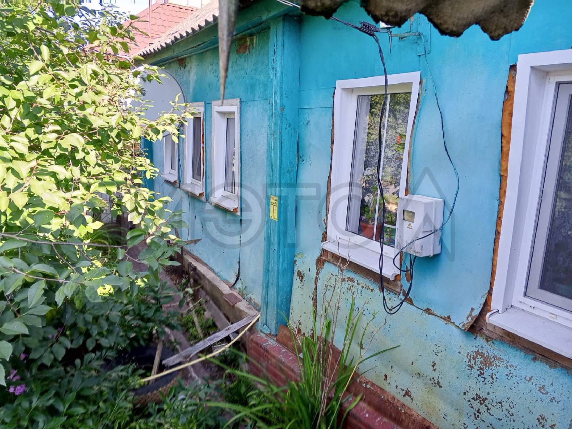 1/2 доля дома и 1/2 доля земельного участка в Курской обл.