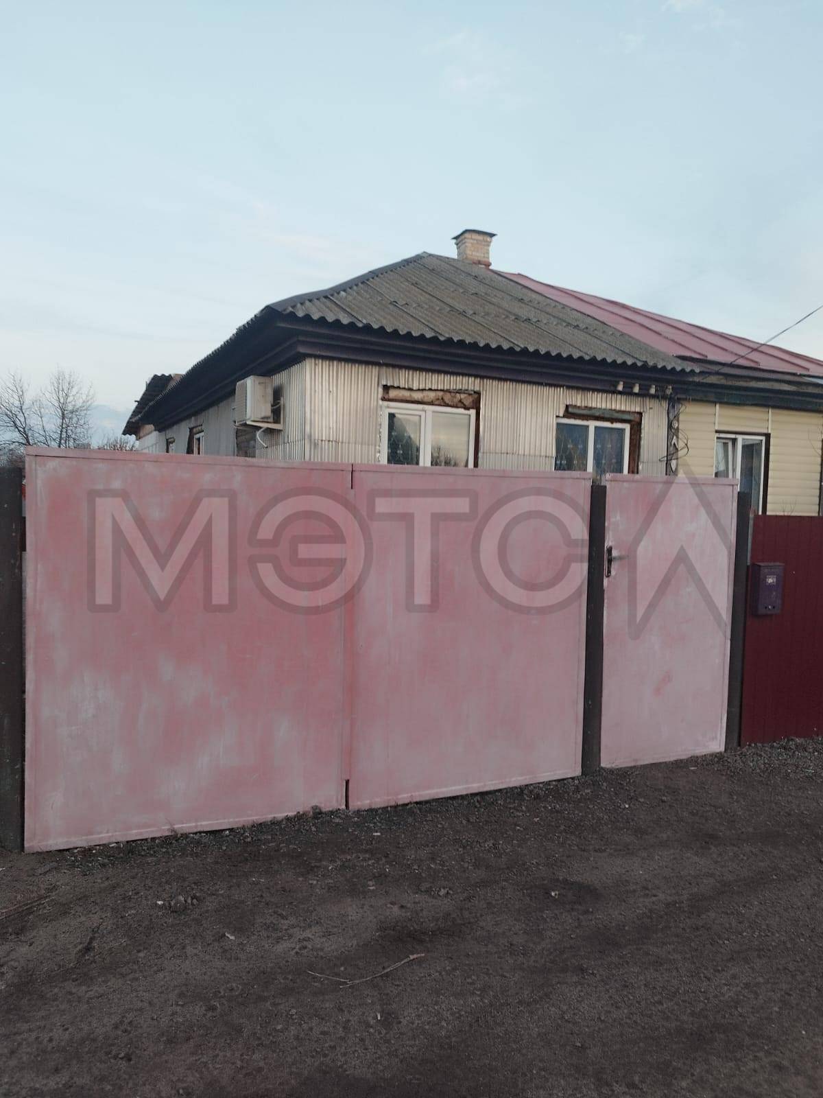 1/8 доля земельного участка и 1/8 доля дома в Волгоградской области