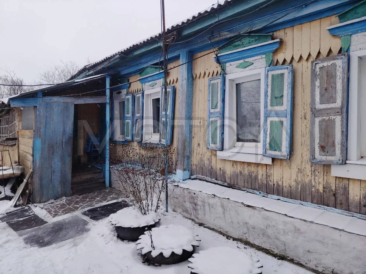 1/6 доля дома, 1/6 доля строения и 1/6 доля земельного участка в Саратовской обл.