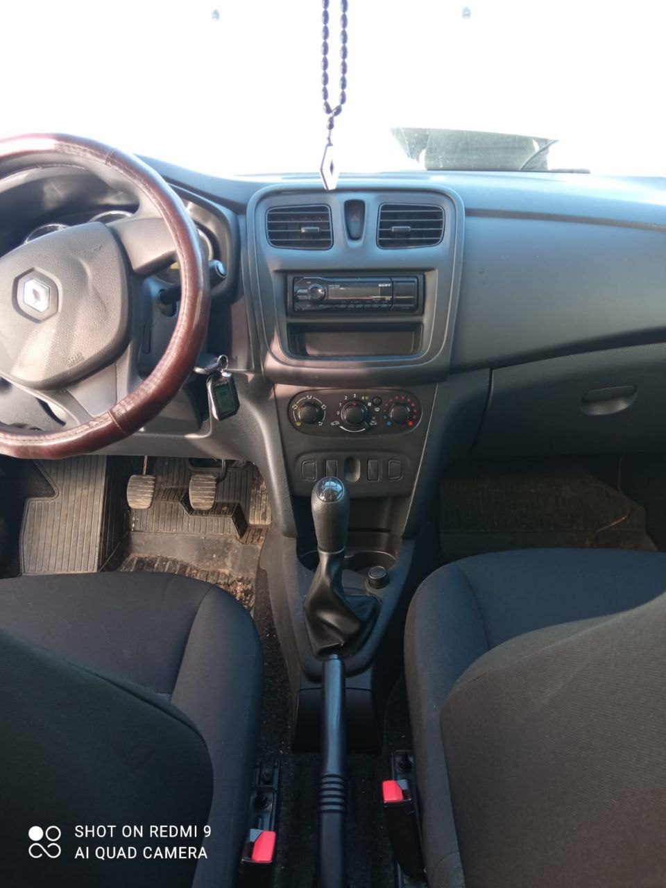 Renault Sandero, 2015 года, 102 лс, 200000 км