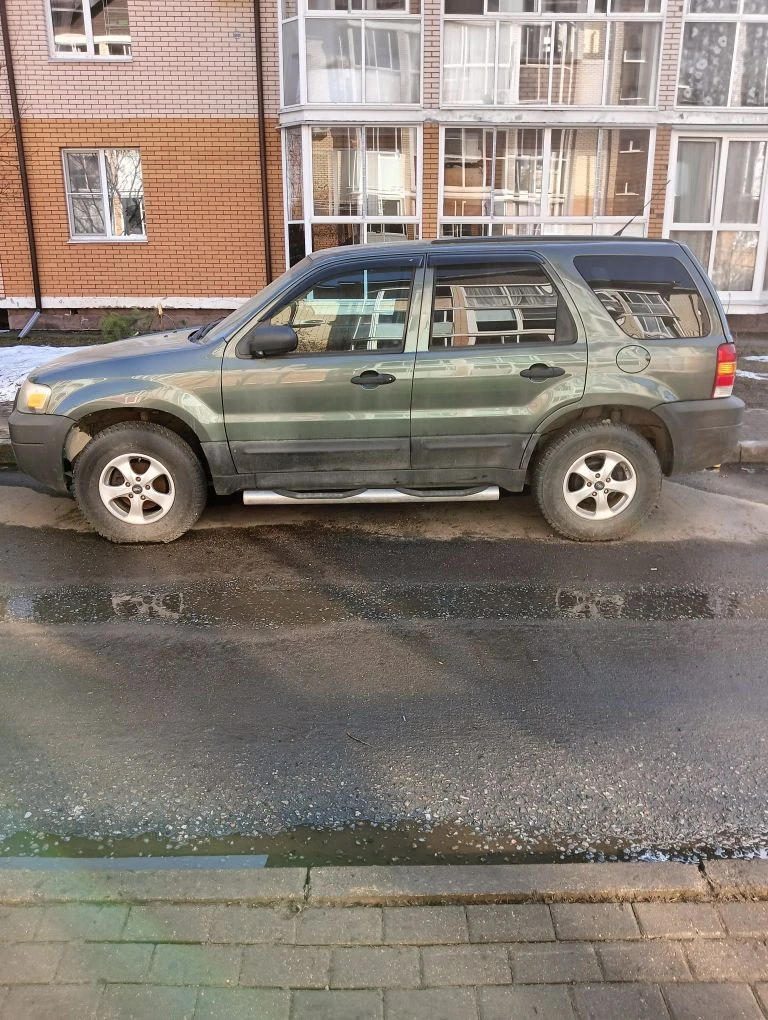 Ford Escape, 2004 года, 135 лс