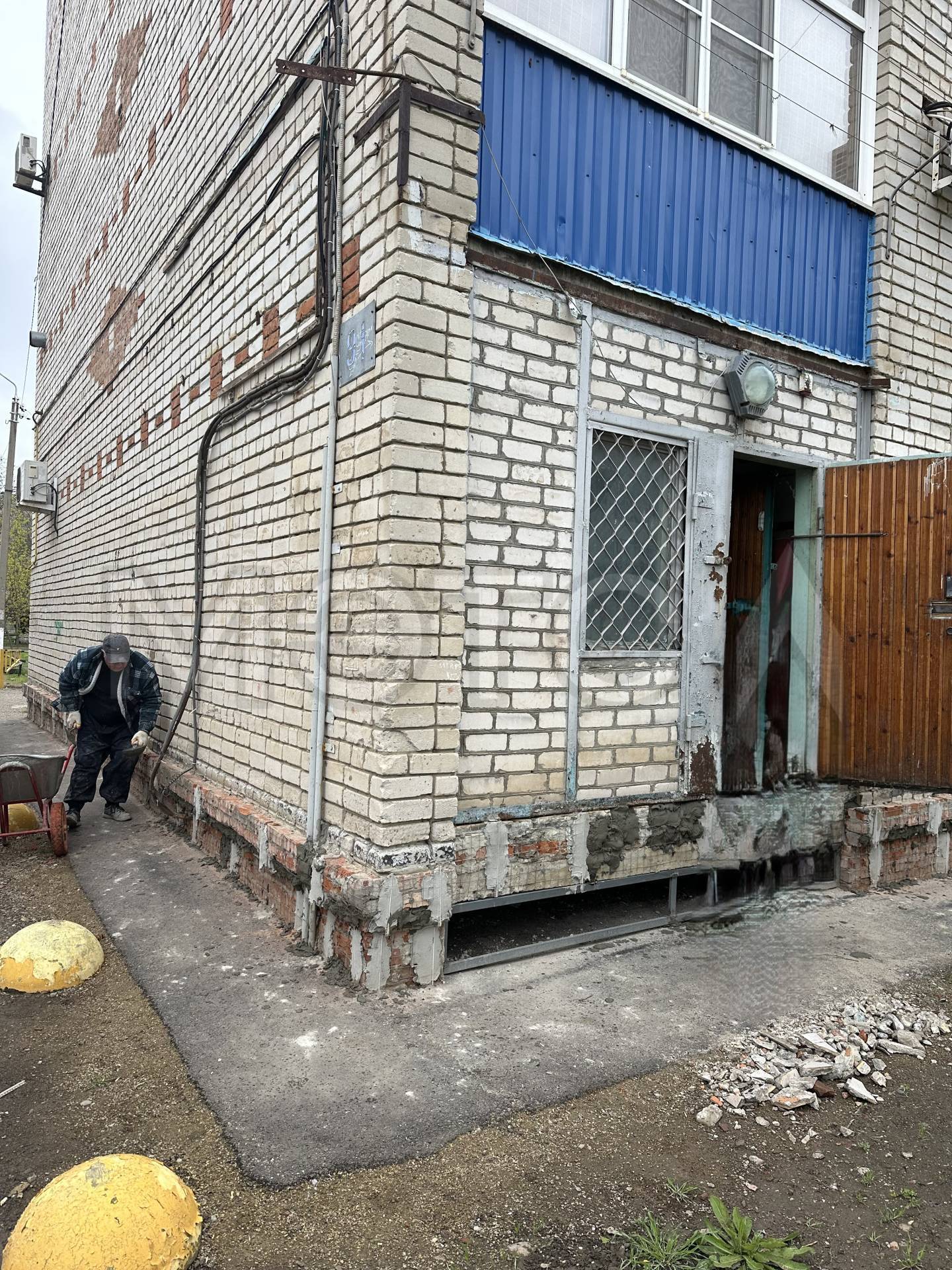 Нежилое встроенное помещение продовольственного магазина в Краснодарском крае, 87,8 кв.м.