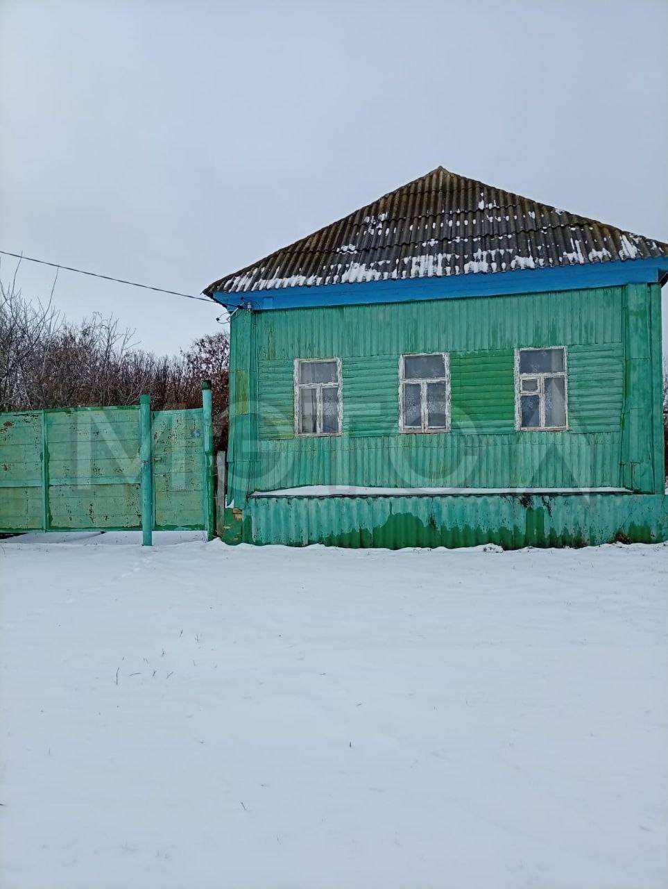 1/2 доля дома, доли зданий и 1/2 доля земельного участка в Саратовской обл.