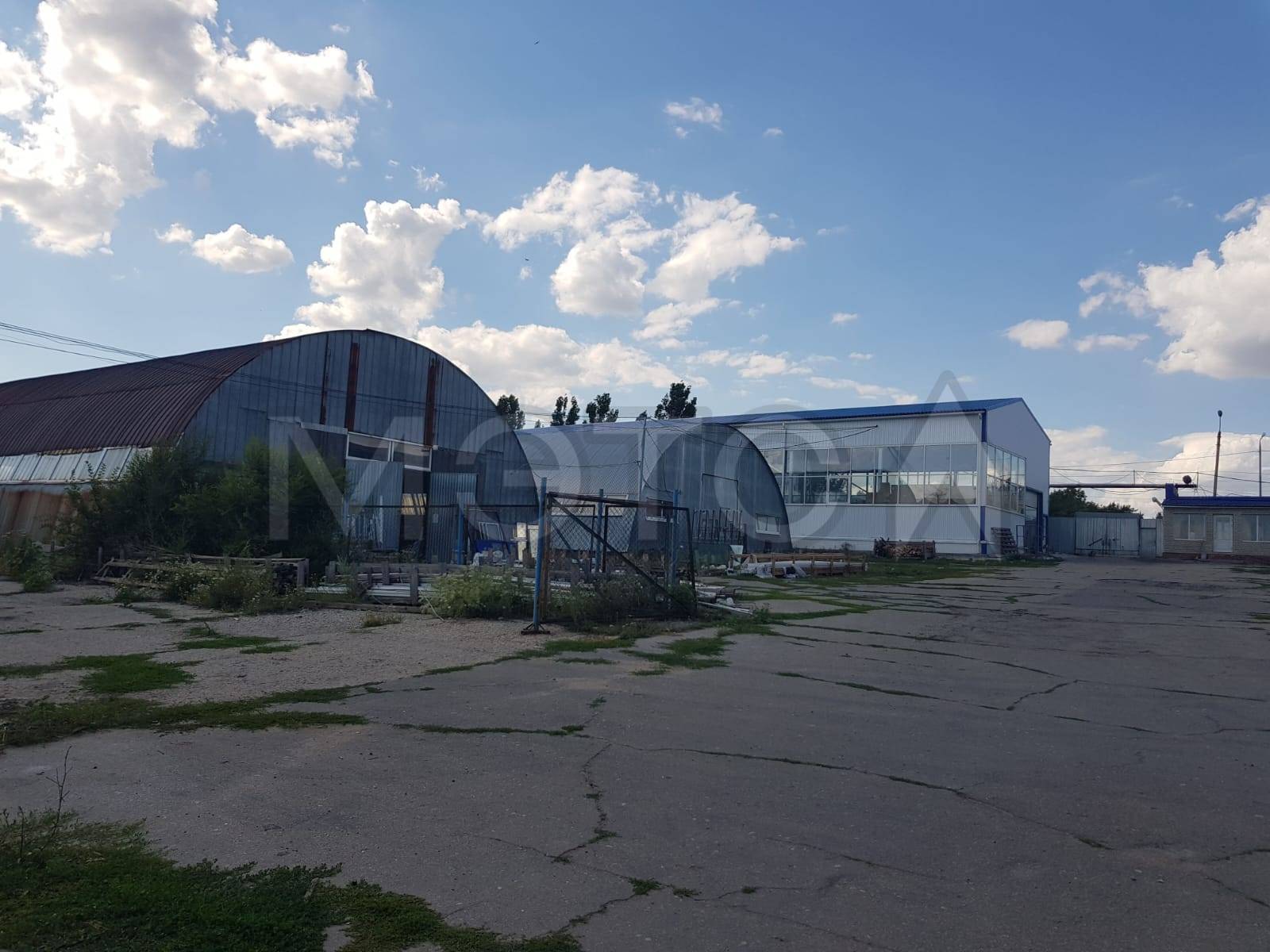 Здания и право аренды земельного участка в Саратове