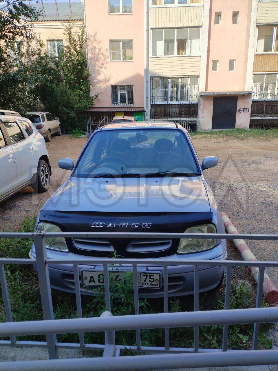 Nissan March, 2001 года, 60 лс, 200000 км, АКПП