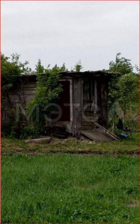 Земельный участок в Орловской обл., 893 кв.м.