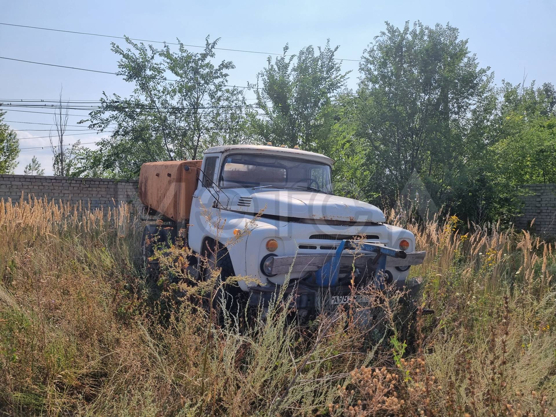Поливомоечная специализированная автомашина КО 713 НА БАЗЕ ЗИЛ 431412, 1994 года