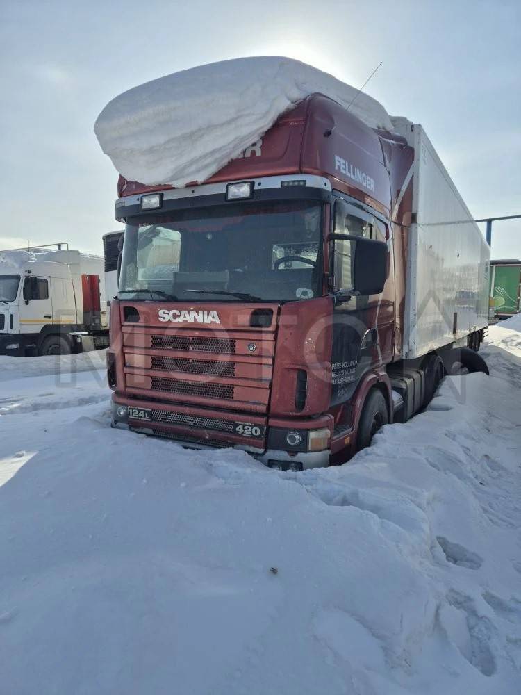 Грузовой-тягач седельный Scania R124L420, 2000 года