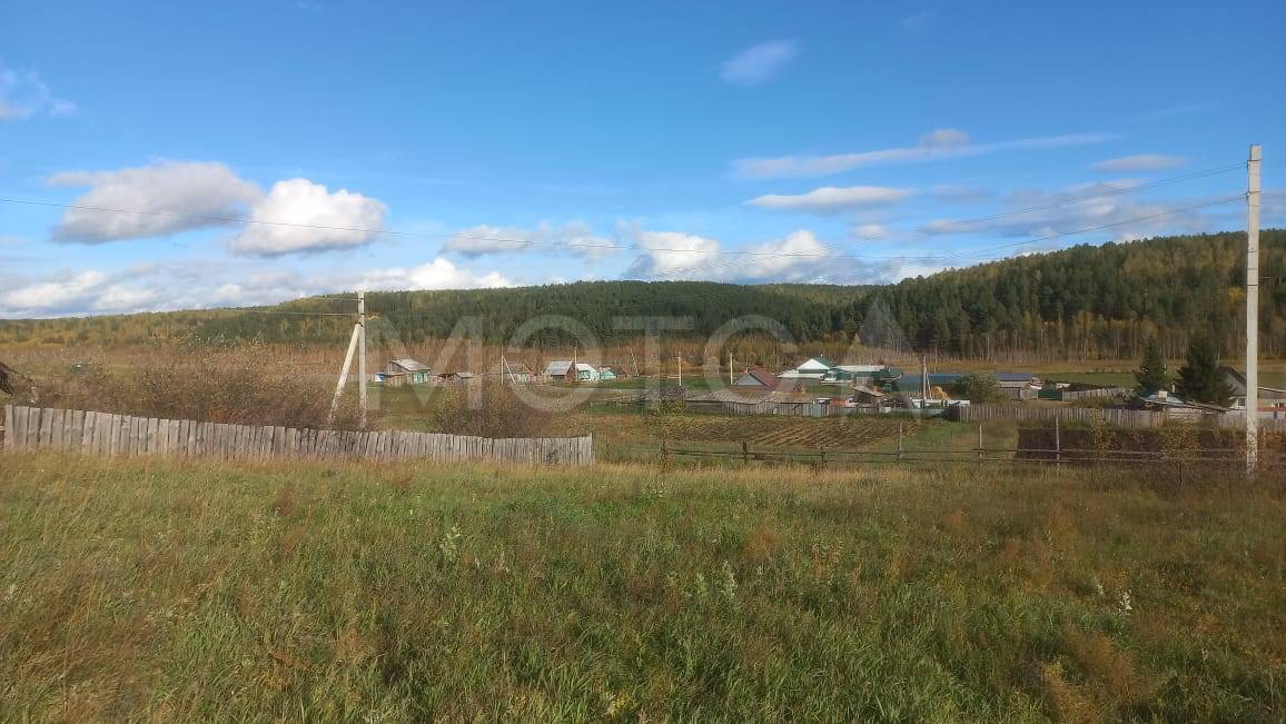 Земельный участок в Иркутской обл., 1600 кв.м.