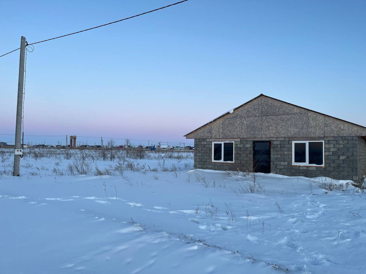 Объект незавершенного строительства и земельный участок 700 +/- 9 кв.м. в Оренбургской обл.