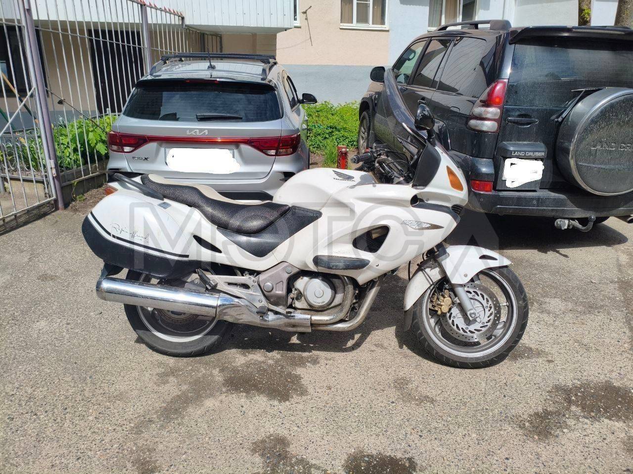 Мотоцикл HONDA NT650V, 2000 года