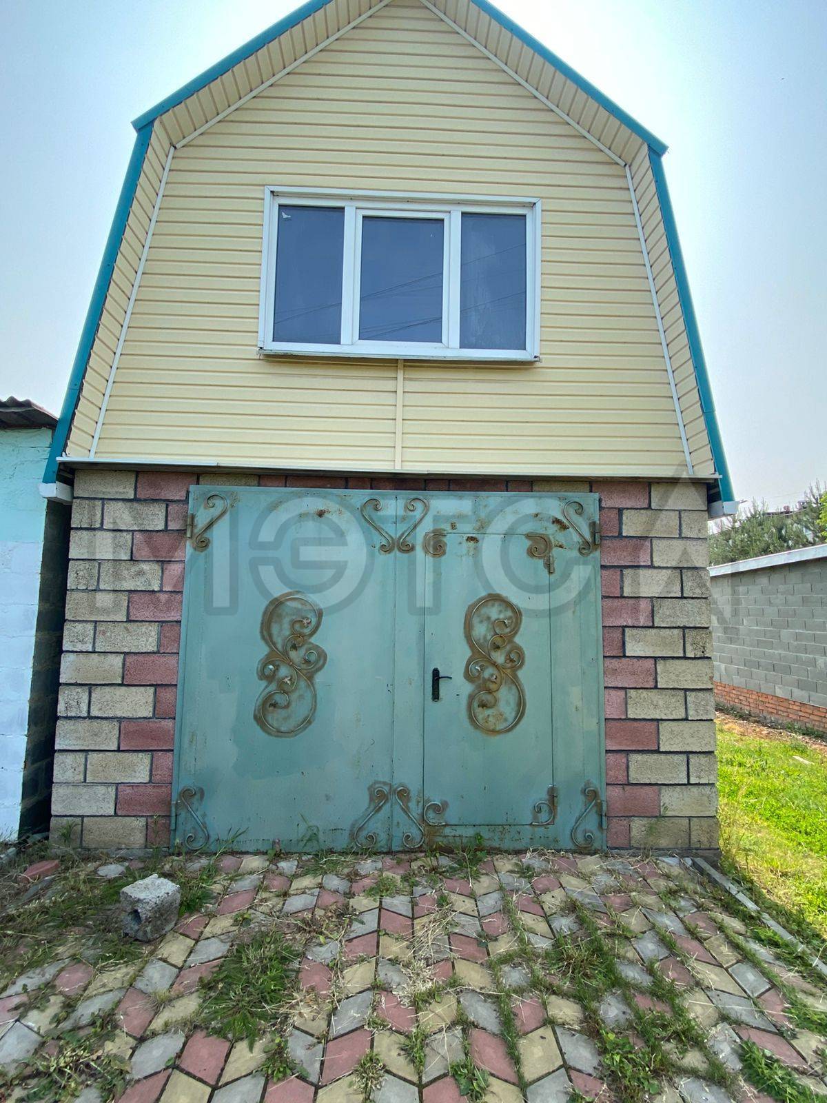 Гараж 46,2 кв.м. и земельный участок 31+/- 1.94 кв.м. в Курской обл.