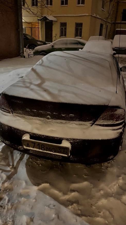Легковой автомобиль DODGE STRATUS SE.