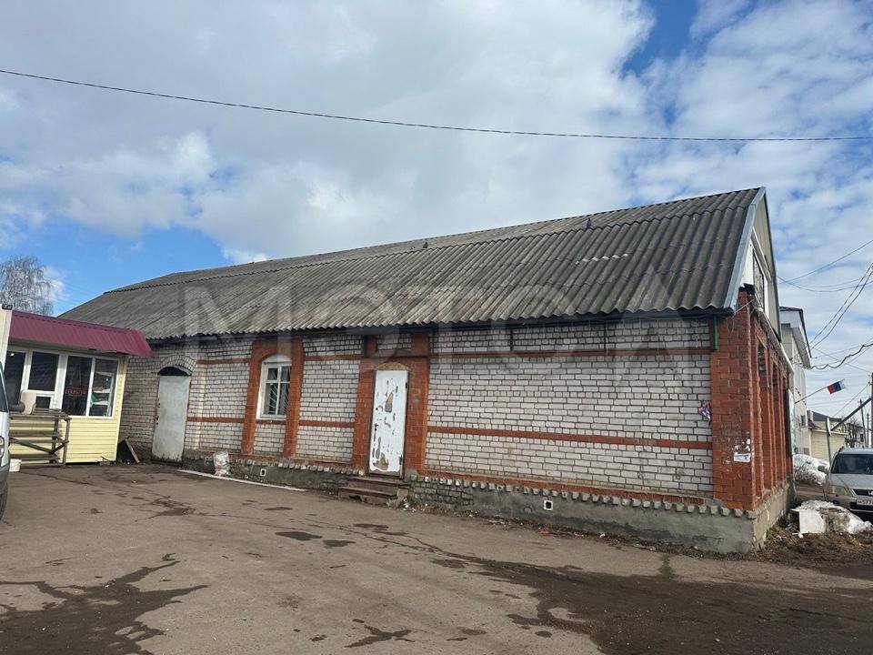 Здание 218,8 кв.м и земельный участок 688 кв.м в Тверской обл.
