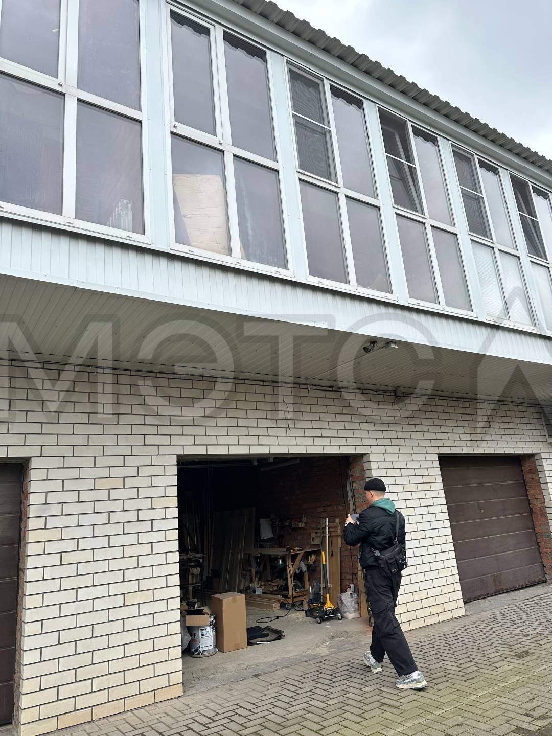 Помещение 51,9 кв.м. и 615/9010 доли земельного участка в Краснодарском крае