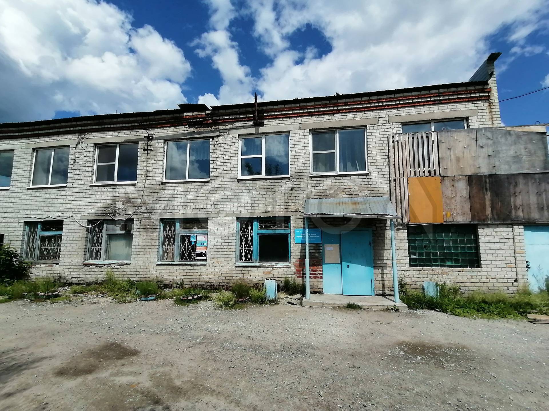 Здания и земельный участок 27012 кв.м. в Свердловской обл.