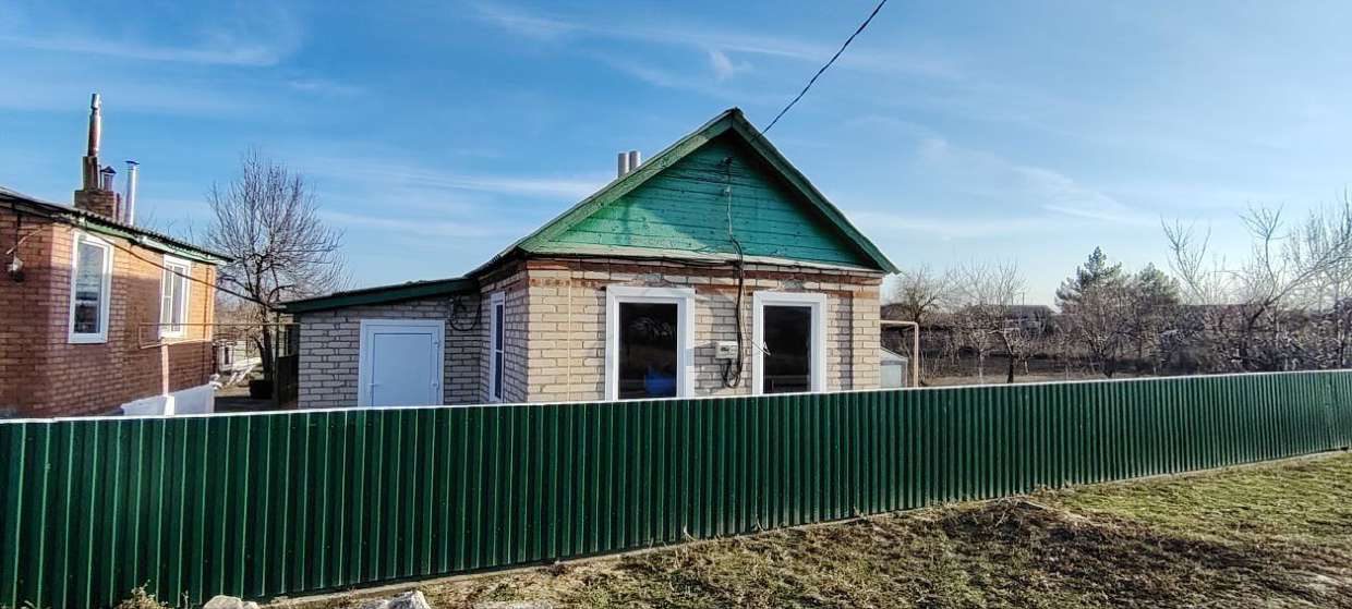 1/4 доля дома и 1/4 доля земельного участка в Ростовской обл.