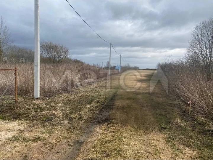 Земельный участок в Ленинградской обл., 600 кв.м.