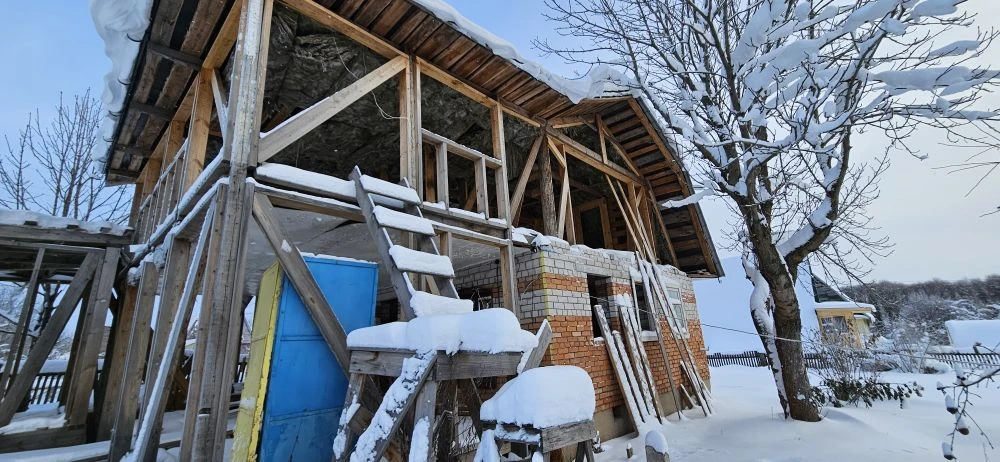 Здание 41,2 кв.м. и земельный участок 1437 кв.м. в Вологодской обл.