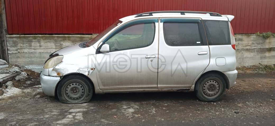 Toyota FunCargo, 1999 года, 105 лс