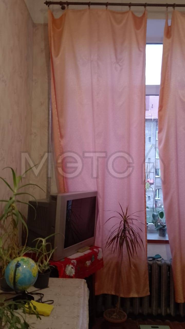 4/10 доли квартиры в Калининградской обл.