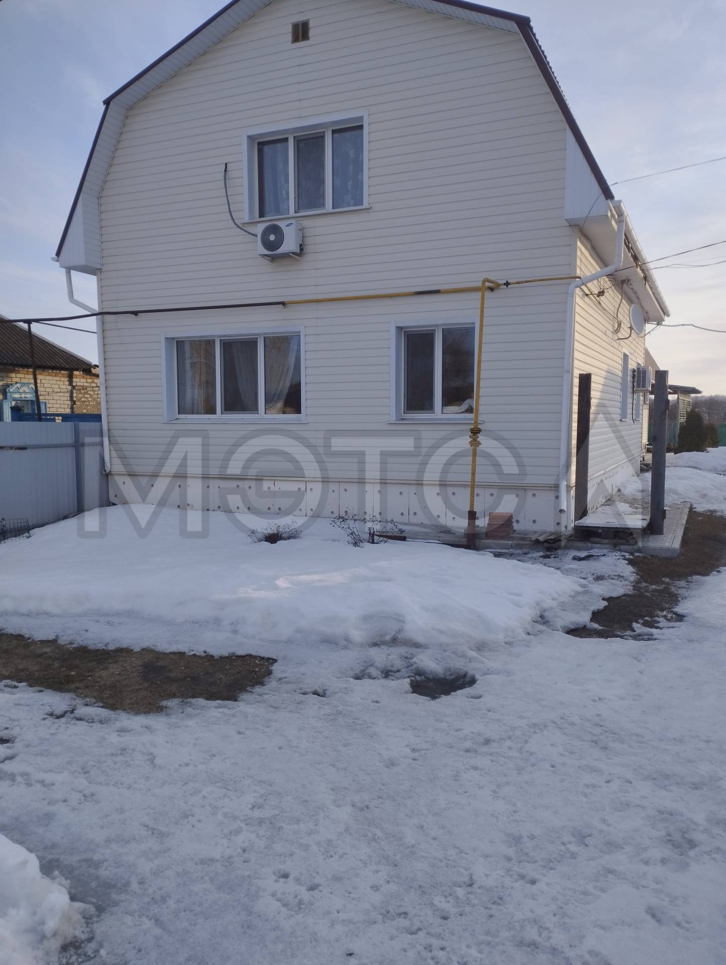 Дом 70 кв.м. и земельный участок 1044 кв.м. в Саратовской обл.; Subaru Forester, 2012 года, 147 лс, 230000 км.