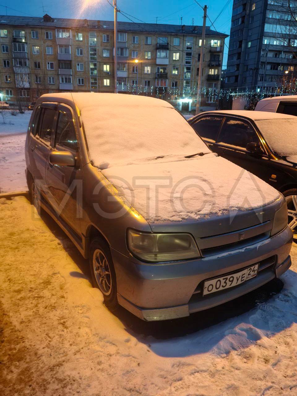 Nissan Cube, 2001 года, 85 лс, 240000 км, АКПП